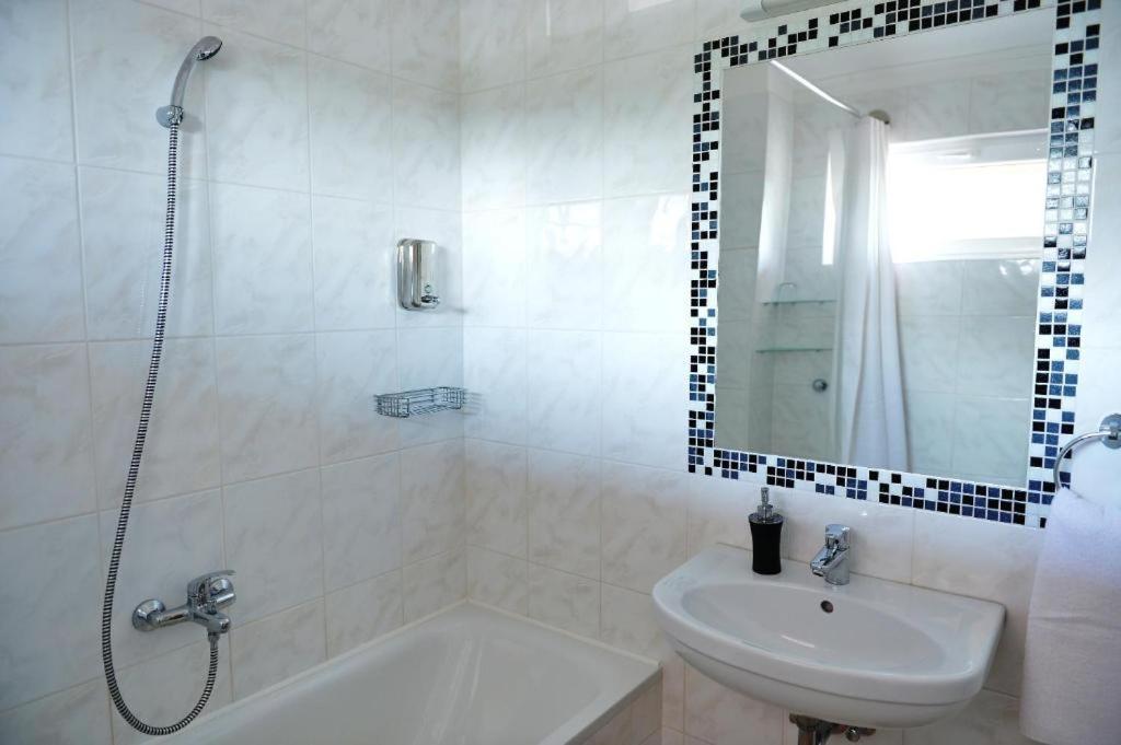 Liza Aqua & Conference Hotel ليوشميش المظهر الخارجي الصورة